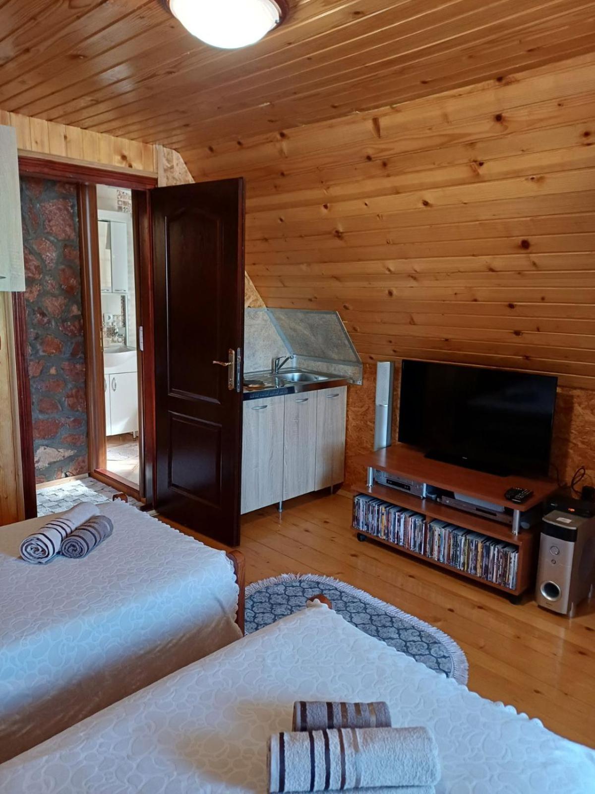 Vila Krismark Žabljak エクステリア 写真